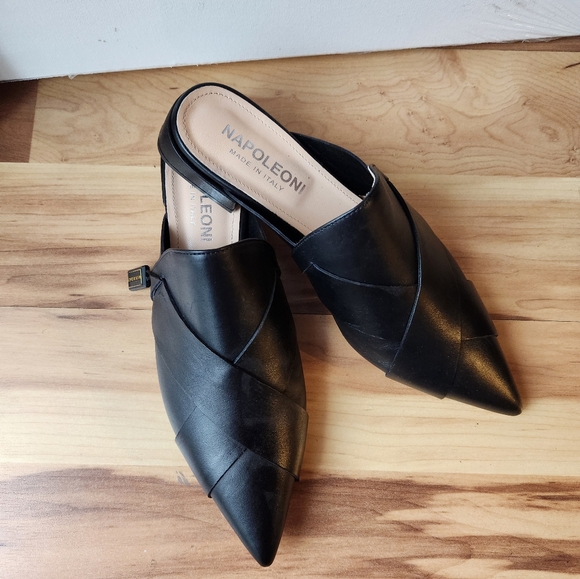 NWT Italian Women's Black Leather Mule. Pointed toe. - Picture 2 of 6
